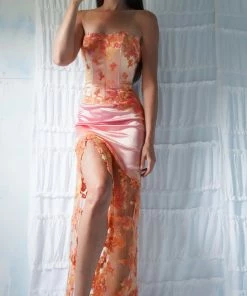 Masha & Jlynn Vintage Y2K Floral Lace Detail Corset Gown (S) Dresses 7 Masha & Jlynn Vintage Y2K Floral Lace Detail Corset Gown (S) Dresses