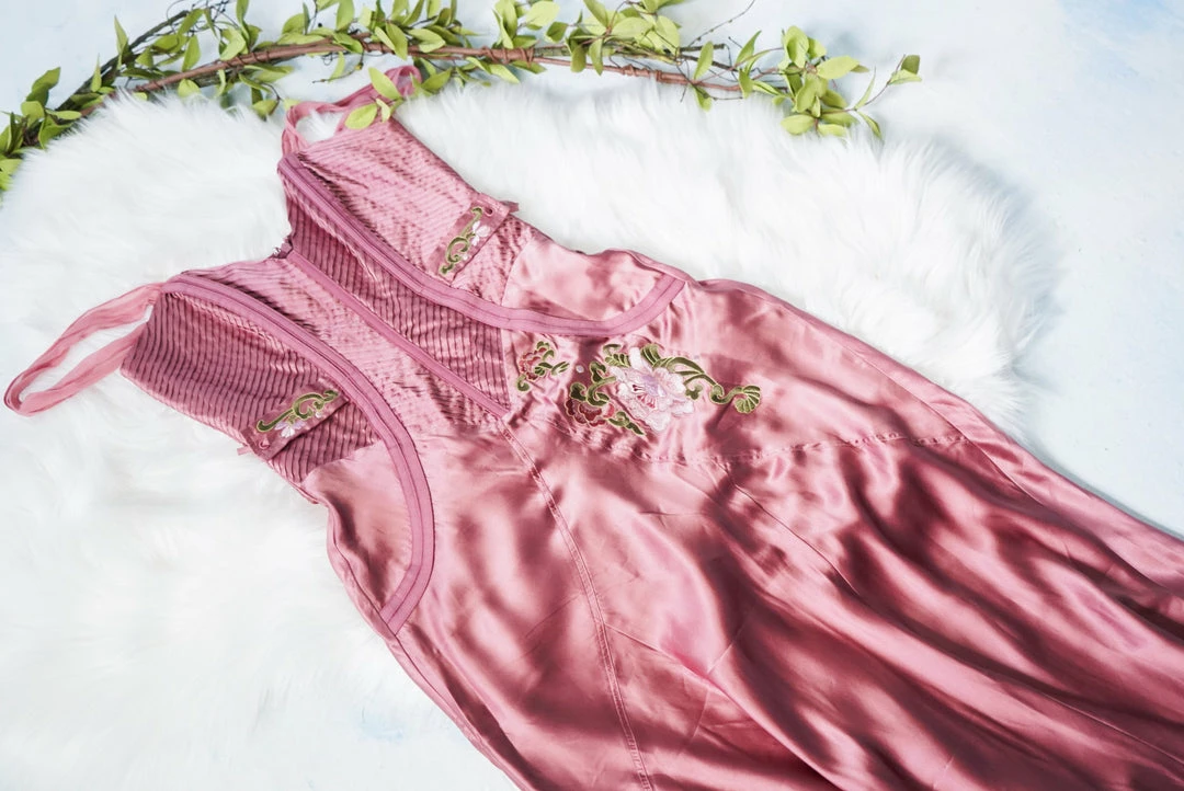 Masha & Jlynn Vintage 90’s Mauve Silk Corset Gown (S) 6 Masha & Jlynn Vintage 90’s Mauve Silk Corset Gown (S)