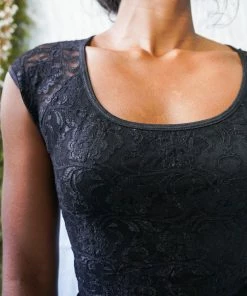 Masha & Jlynn Vintage 90’s Lacy Cap Sleeve Tee (S/M) Vintage Items