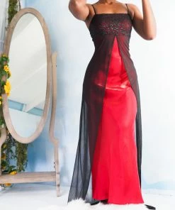 Masha & Jlynn Vintage 90โs Layered Princess Gown (XS/S) Dresses