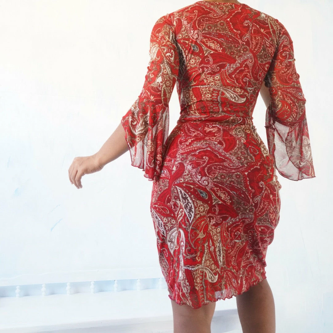 Masha & Jlynn Vintage 90’s Paisley Flared Sleeve Dress (M-L) 5 Masha & Jlynn Vintage 90’s Paisley Flared Sleeve Dress (M-L)